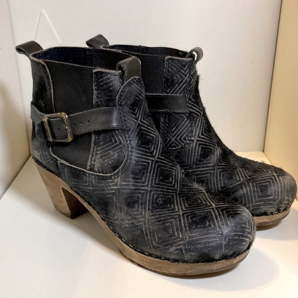 Sanita wood clog boots size 37 distressed geometric pattern RARE